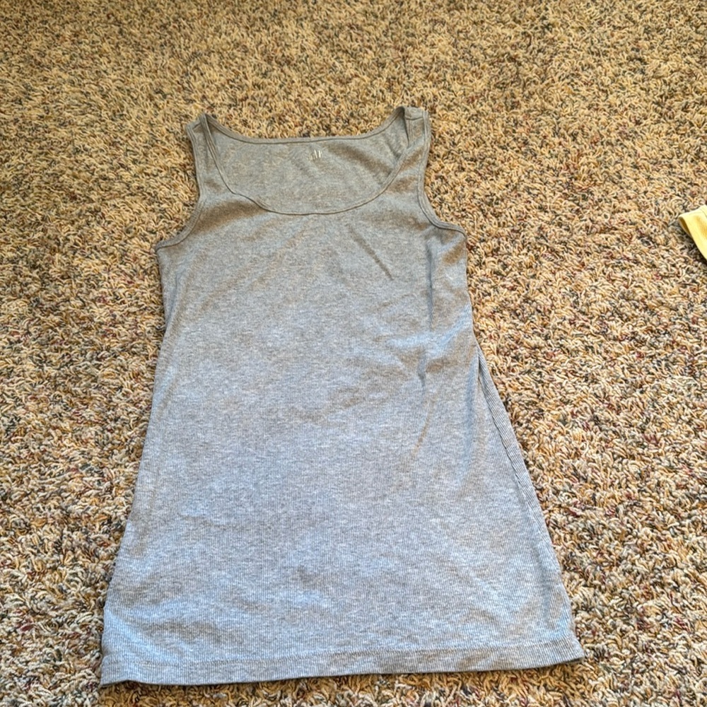 $5 if bundled - Gap Tank Top - L